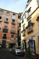 Amalfin värikkäitä taloja