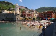 Cinque Terre ja Vernazzan pikkukaupungin "beach"