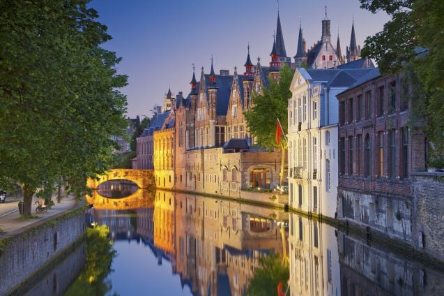 Benelux-passi kattaa Belgian, Hollannin sekä Luxemburgin. Kuvassa Belgian Brugge.