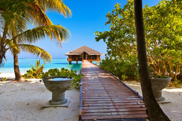 Jopa kylpylärakennukset näyttävät näin houkuttelevilta Malediiveilla.
