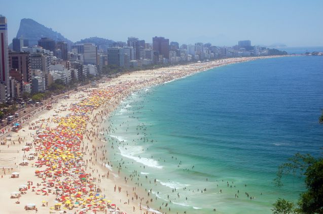 Ipanema-rannalla Rio de Janeirossa on takuulla muutama muukin matkaaja. Kuva: © Paura | Dreamstime.com