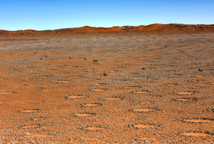 Namibin keijuympyrät näkyvät parhaiten ilmasta käsin. Kuva: Demerzel21 | Dreamstime.com