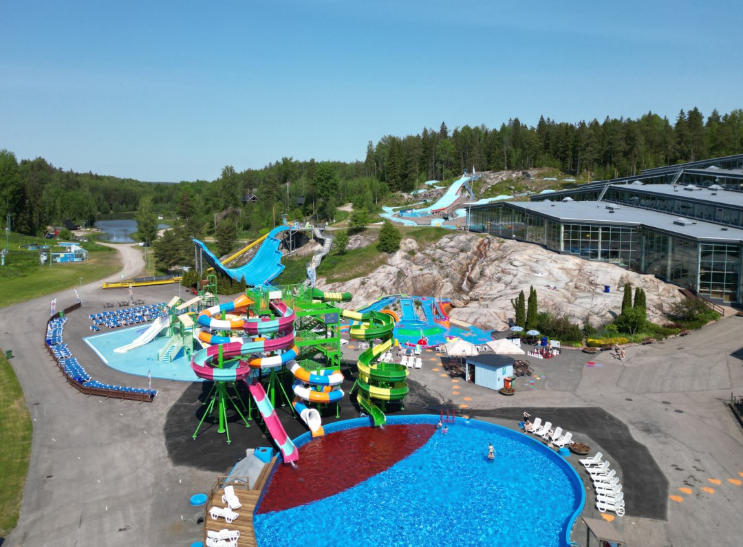 Minne suunnata kesäpäivänä? Katso Suomen parhaat vesipuistot 2023