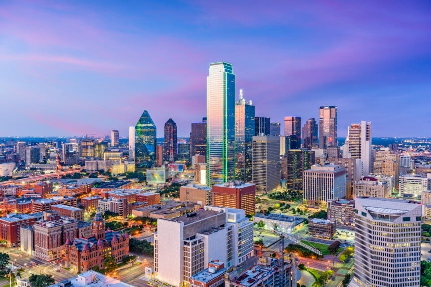 Dallasin kaupunkisilhuetti Kuva: SeanPavonePhoto | Adobe Stock