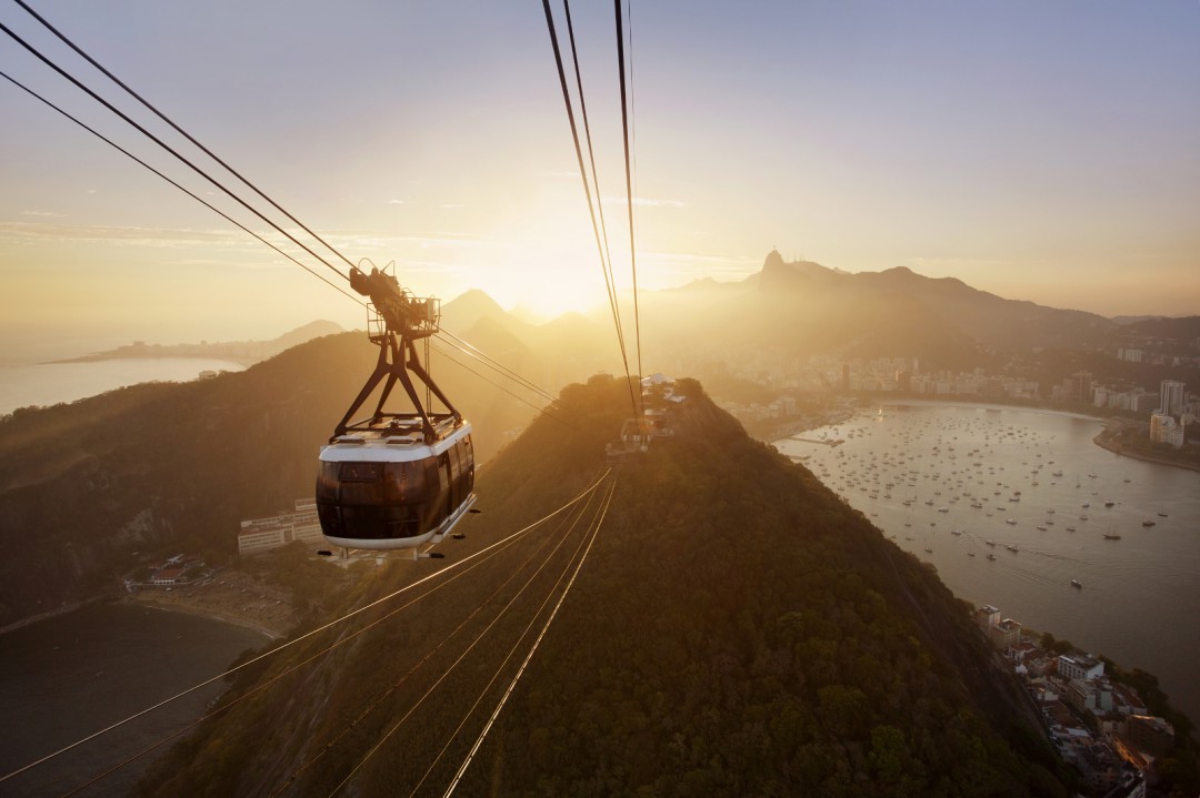 Rio de Janeiron Sokeritoppavuorelle vievästä kaapelihissistä on hienot maisemat! Kuva: Clairemcadamsphotography | Dreamstime.com