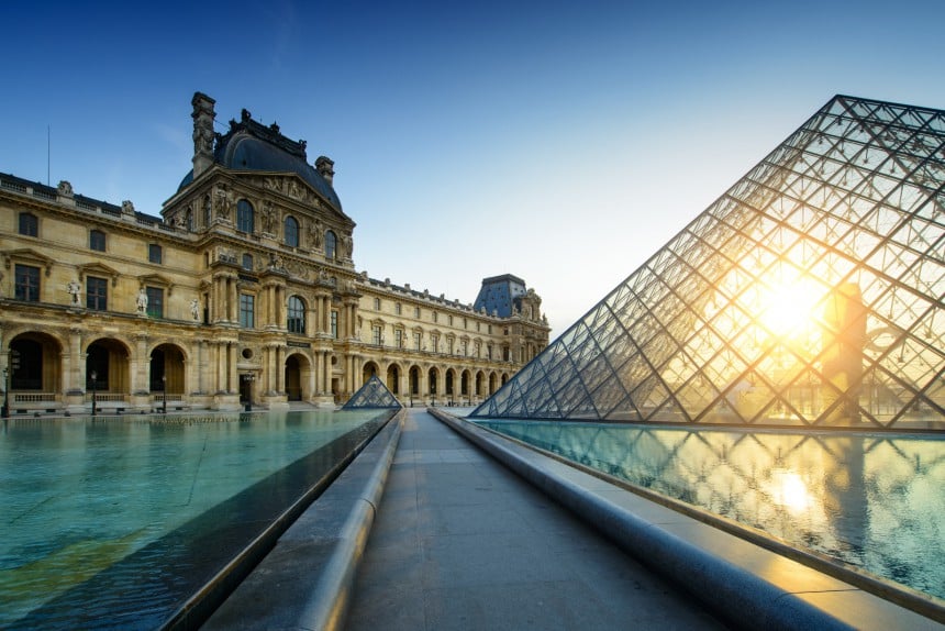 Pariisin sydämessä sijaitseva Louvre on yksi maailman suurimmista ja tunnetuimmista museoista.