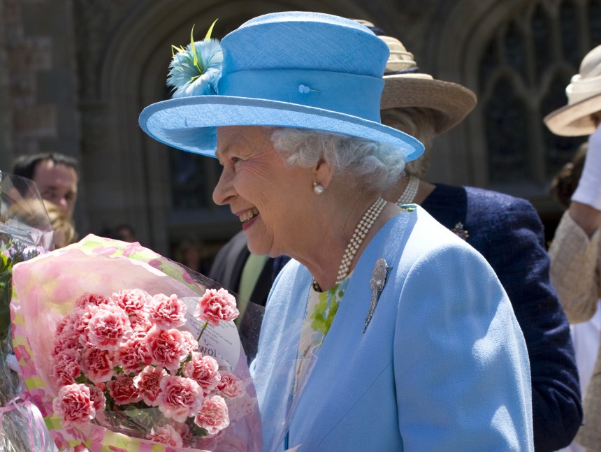 Kuningatar Elisabet II ei tarvitse matkustaakseen passia, toisin kuin me tavan tallaajat. Kuva: © Intoit | Dreamstime.com