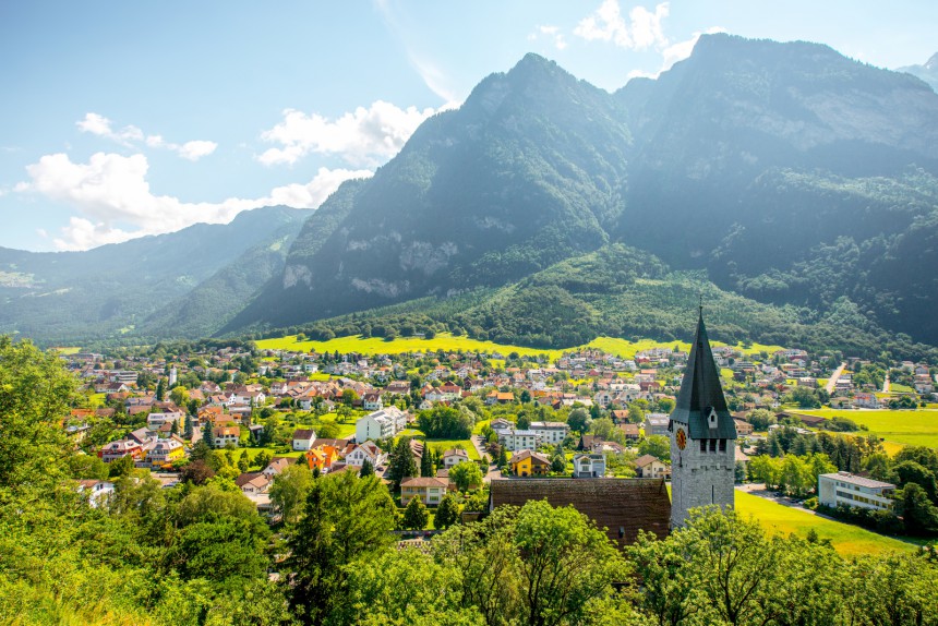 Liechtensteinin vuoristomaisemat ovat upeat ympäri vuoden.