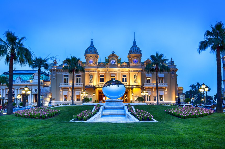 Monacon maailmankuulu Grand Casino.