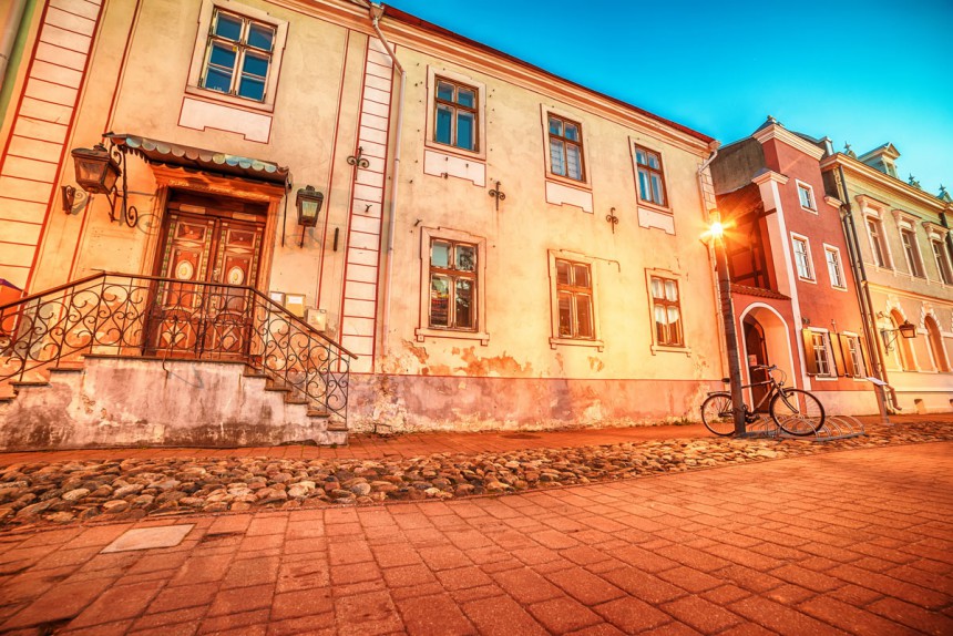 Historiallinen Pärnu houkuttelee kävelykierrokselle