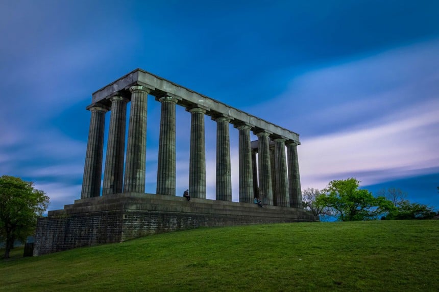 Skotlannin pääkaupungissa Edinburghissa oleva National Monument of Scotland muistuttaa kreikkalaisia raunioita. Kuva: © Jonathanmailbox | Dreamstime.com