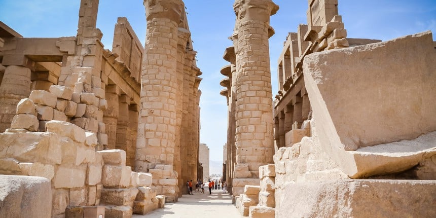 Luxorissa matkailija voi tutustua tuhansia vuosia vanhoihin temppeleihin ja hautoihin. Kuva: Aurinkomatkat