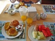 Finnmatkojen Klub Dem-hotellilta, aamiaispuffet