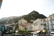 Amalfin kaupunki on vilkas turistikaupunki 