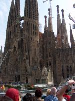 Arkkitehti Antoni Gaudin suunnittelema Sagrada Familia-katedraali