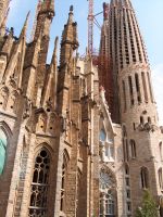 Arkkitehti Antoni Gaudin suunnittelema  Sagrada Família-katedraali      