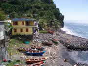 Dominica-kalastajakylä Atlantin puolella