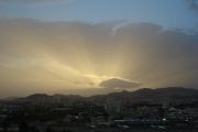 Aurinko laski Negevin vuorten taakse
