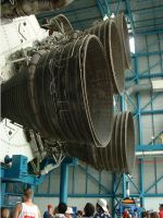 Saturn V raketin suihkuputket