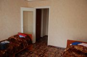 Hotelli Onezhskaja(Ääninen) huone,hienon näköisiä oli tapetit 