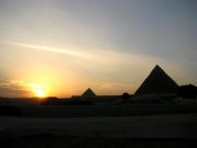 Auringonlasku Gizassa