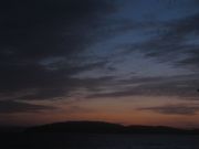 ilta rannalle päin kuvattuna
