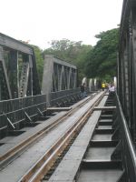 Kanchanaburin Kwai joen sillalla