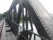 Kanchanaburin Kwai joen sillalla