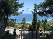 Faneromenin luostarilta Välimerelle päin