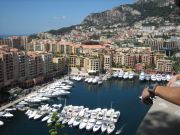 Monacon pienempi satama