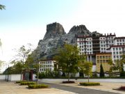 Potala Palace under the Volcano, Fisherman's wharf 