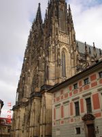 Prahan linnan kirkko lähempää