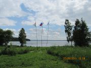Suistamon järvenrannalla liehu myös Suomen lippu