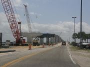 Uusi silta valmistuu Merrit Island'ille.