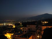 Hotelli Vellodóron parvekkeelta näkymät Etna -tulivuoren suuntaan