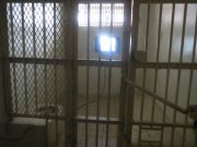 Valtio+ näyttely Turun Lääninvankila monet sellit alkuperäiskunnossa