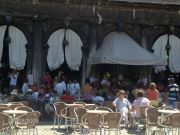 Kuuluisa Florian orkestereineen Piazza San Marcolla
