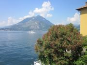 Näkymät Como -järvelle Varennan kylästä