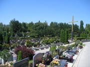 Zagrebin hautausmaa, silmänkantamattomiin Balkanin sodassa kuolleitten miesten hautoja