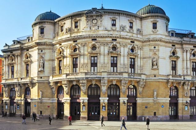 Kaunis Teatro Arriaga on kokenut kovia.