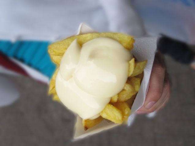 Ranskikset majoneesilla kuuluu Amsterdamin matkaan.