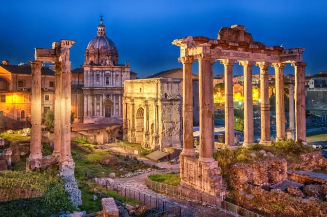 Italiassa on paljon, paljon nähtävää - myös Rooman ulkopuolella. Kuvassa yksi Rooman päänähtävyyksistä: Forum Romanum.