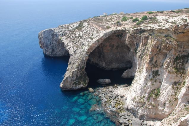 Blue Grotto on yksi Maltan suosituimmista sukelluskohteista.