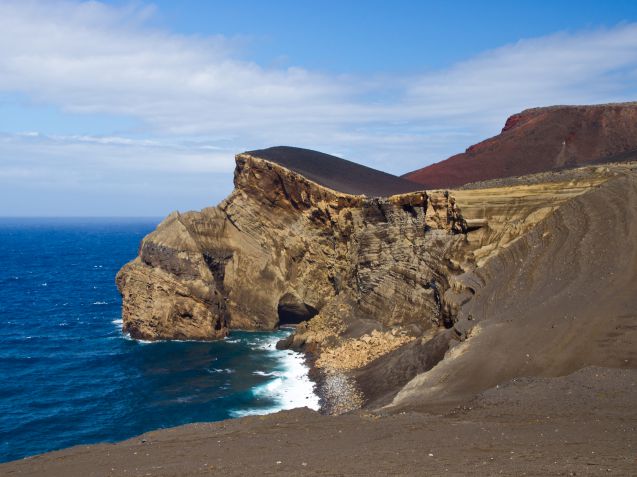 Faial-saaren Capelinhosta pidetään Euroopan läntisimpänä kohtana.