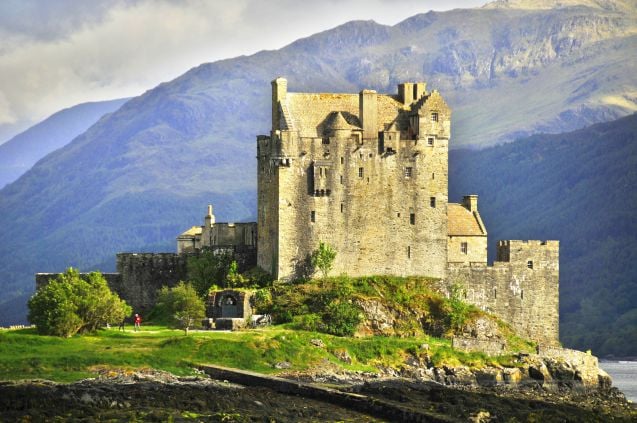 Eilean Donanin linna Loch Alshin rannalla on tuttu Highlander-elokuvasta.