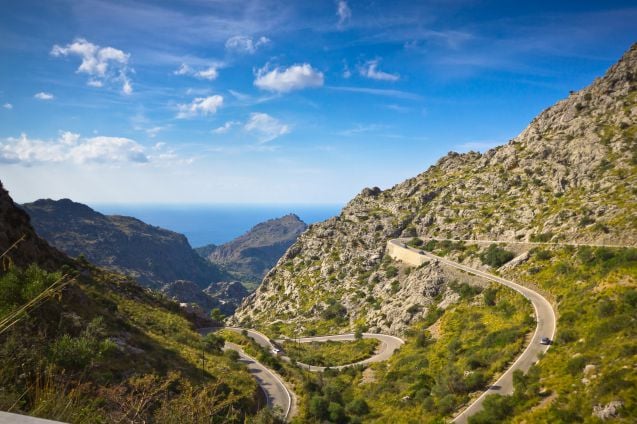 Kyllä näissä maisemissa kelpaa pyöräillä. Pyöräilymukavuutta lisää Mallorcan hyväkuntoiset tiet.