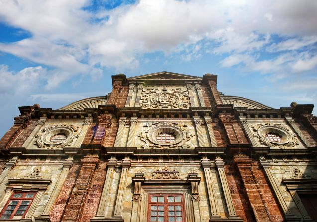 Basilica of Bom Jesus on mielenkiintoinen nähtävyys, vaikkei kovin uskonnolinen olisikaan.