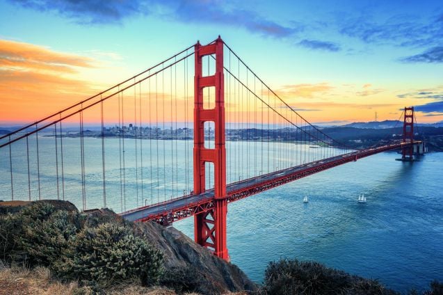 Punasävyinen Golden Gate -silta on varmasti San Franciscon tunnetuin maamerkki.