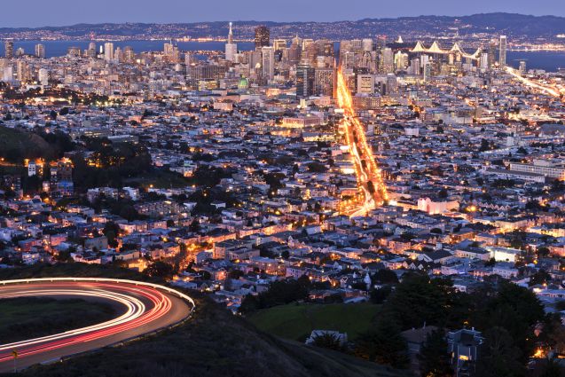 Näkymä yli San Franciscon Twin Peaksin huipulta.