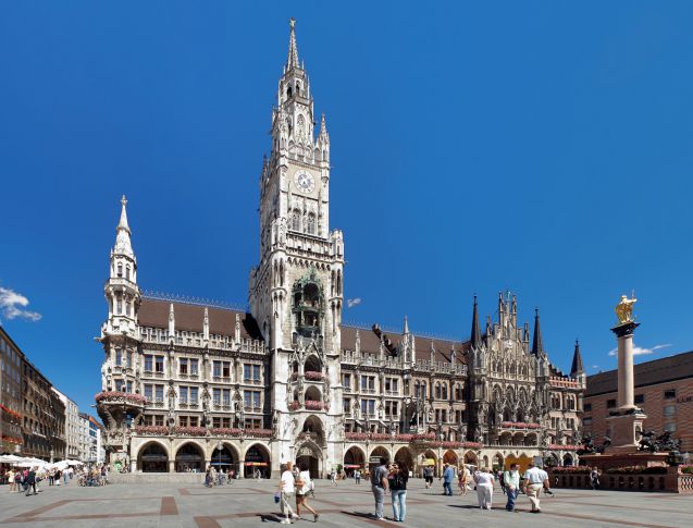 Münchenin goottityylinen kaupungintalo, Neues Rathaus.